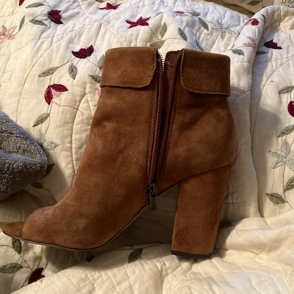 2/$40 Jessica Simpson Suede Ankle Boots with Tassel Detail Side Zipper Open Toe - Picture 3 of 8